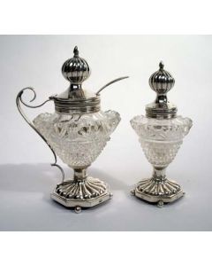 Kristallen mosterdpot en peperstrooier met zilveren monturen, 1841