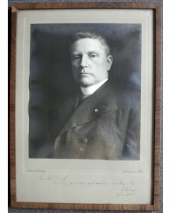 Foto van Mgr. Dr. W. Nolens met opdracht aan Dr. J.A. Loeff, 1920