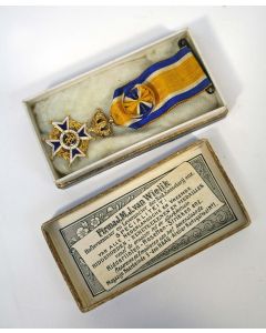 Officier Oranje Nassau, kleine draagmedaille in goud