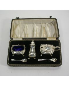 Zilveren tafelstel met blauw glas, 1937