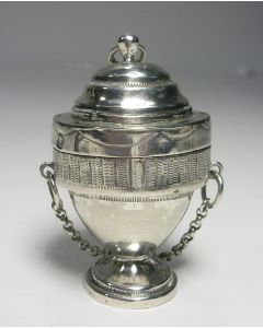 Zilveren lodereindoosje, dekselurntje, A. Lazonder, Schoonhoven 1857