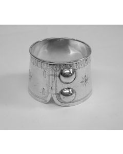 Humoristische zilveren servetring, 19e eeuw