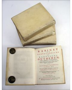 Brouërius van Nidek 'Kabinet van Nederlandsche en Kleefsche Oudheden' , vier delen met 300 prenten, 1727