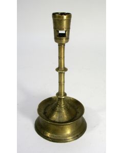 Bronzen knoopkandelaar, 15e / 16e eeuw