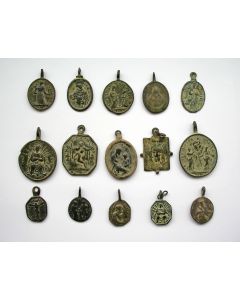 Collectie bronzen religieuze draagmedailles, 17e en 18e eeuw