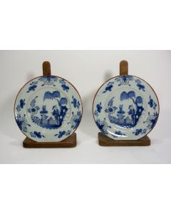 Stel Delftse borden met chinoiserie, 18e eeuw