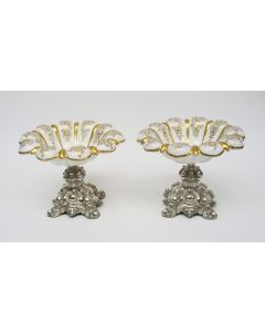 Stel überfang kristallen coupes op zilveren voet, 19e eeuw