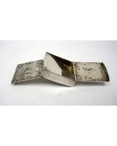 Zilveren postzegeldoosje met twee deksels, ca. 1925