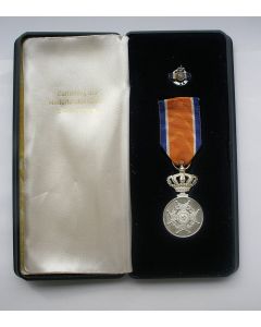 Eremedaille Oranje Nassau in zilver, in cassette