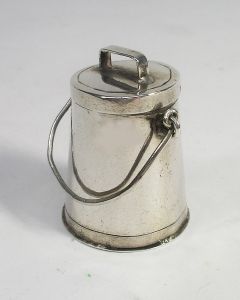 Zilveren miniatuur doofpot, ca. 1700