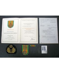 Oorlogsherinneringskruis, met vier gespen, met de bijbehorende documenten