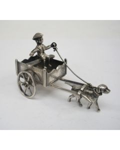 Zilveren miniatuur, hondenkar