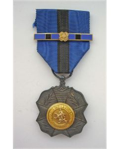 België, zilveren medaille van de Orde van Leopold II, met officiersbaton