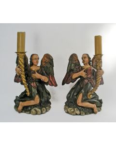 Stel polychrome houten engelen, 18e of 19e eeuw