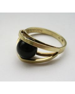 Gouden design ring met onyx