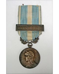 Frankrijk, de Medaille Coloniale, met gesp Algerie