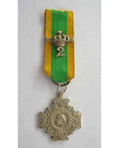 Kruis voor Krijgsverrigtingen, met kroon voor Bijzondere Verrichtingen met cijfer 2, miniatuur 