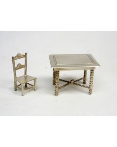 Miniatuur zilveren tafeltje en stoeltje
