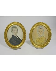 Stel miniatuurportretten, voorstellend 'Semijn. de grootvader van Johanna Gerardina Hennink' en diens echtgenote, ca. 1830