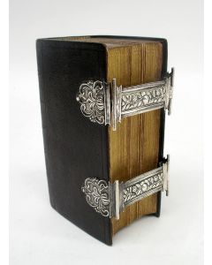 Kerkbijbel met dubbel zilveren slot, 1875