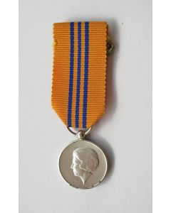 Inhuldigingsmedaille 1980, miniatuur draagmedaille