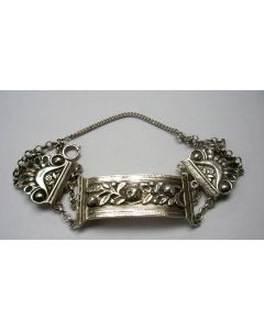 Zilveren armband, vervaardigd van bijbelsloten