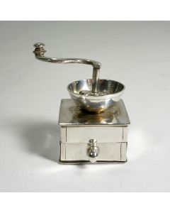 Miniatuur zilveren koffiemolen, Frederik van Strant, Amsterdam, 1737