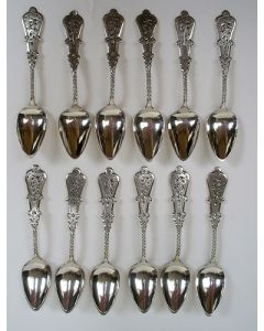 12 zilveren mokkalepeltjes, ca. 1880/90