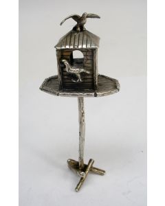 Zilveren miniatuur duiventil