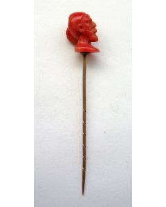 Bloedkoraal dasspeld met de kop van een zouaaf, 19e eeuw