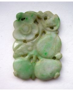 Gesneden Jade hanger / amulet,  China ca.1920