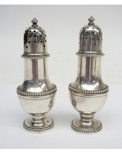 Stel zilveren strooibusjes / peper- en zoutstrooiers