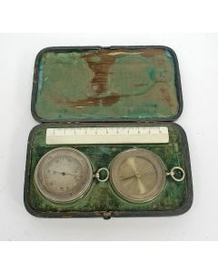Draagbare barometer en kompas in cassette, ca. 1900