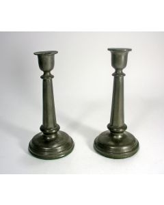 Stel Victoriaanse tinnen kandelaars, 19e eeuw