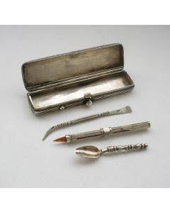 Zilveren manicuredoosje met inhoud, 19e eeuw