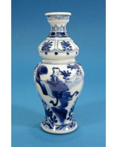 Chinees porseleinen buikvaasje, Kangxi periode, ca. 1700