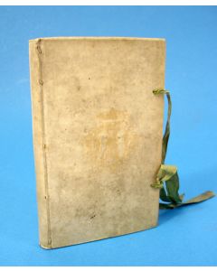 Jan Wagenaar- Vaderlandsche Historie verkort, en by Vraagen en Antwoorden voorgesteld (1758) in  perkamenten band waarop het stadswapen van Middelburg, 