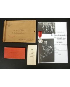 Inhuldigingsmedaille 1948, uitgereikt aan een musicus van het Concertgebouworkest, 1948