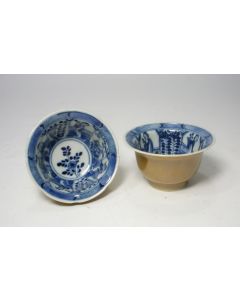 Stel Chinees porseleinen kommetjes met 'café au lait' glazuur en 'lange lijs'-decor, Kangxi periode, 18e eeuw