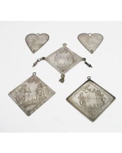 Vijf zilveren schilden van het Gilde Sint Sebastiaan van Hoedekenskerke, 18e en 19e eeuw