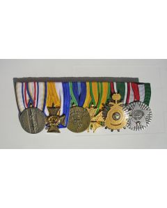 Spang van zes onderscheidingen van een marineofficier, deelnemer aan de Golfoorlog en de bevrijding van Koeweit