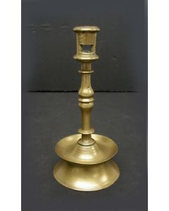 Bronzen knoopkandelaar, 16e eeuw