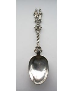 Zilveren lepel met de afbeelding van William en Mary, Obbe Ydema, Sneek, midden 18e eeuw