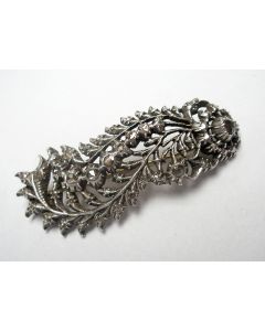 Friese veerbroche met diamanten