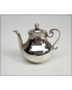 Zilveren miniatuur theepot, Frederik van Strant II, 1744