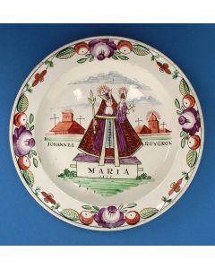 Staffordshire creamware bord met Madonnavoorstelling, voor de Nederlandse markt, 1823