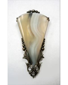 Zilveren clip met streepagaat, Art Deco