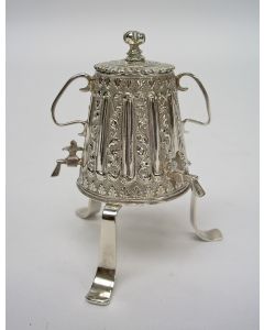 Zilveren miniatuur kraantjeskan met drie kranen, Amsterdam, ca. 1700