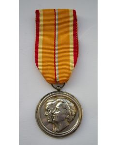 Zilveren-Huwelijksmedaille (Juliana en Bernhard) 1962