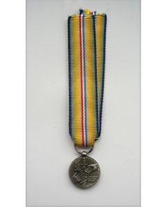 Herinneringsmedaille voor Humanitaire Hulpverlening bij Rampen, miniatuur draagmedaille